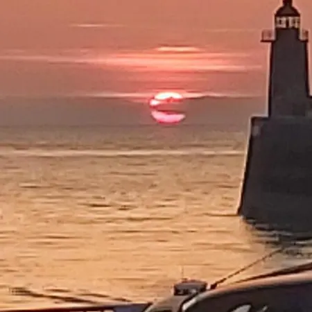 A Babord Vue Port Et Linge Inclus * Fécamp